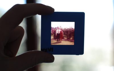 2024-01-23-hand-person-vintage-retro-old-color-123309-pxhere-2000x1419