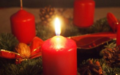 red-holiday-candle-christmas-lighting-decor-1241750-pxhere-2000x1127